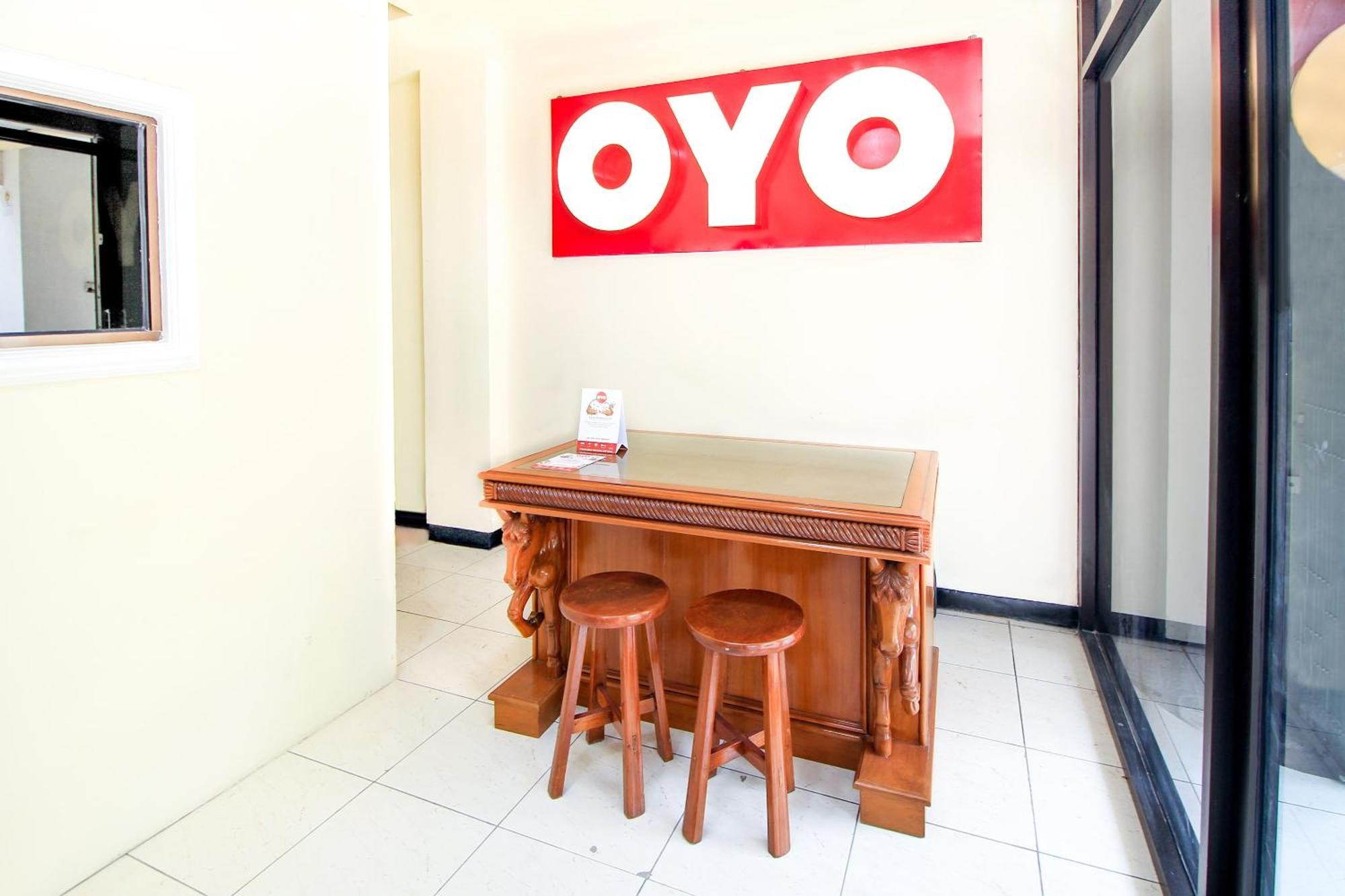 Super Oyo Capital O 217 A1 Hotel Surabaia Exterior foto