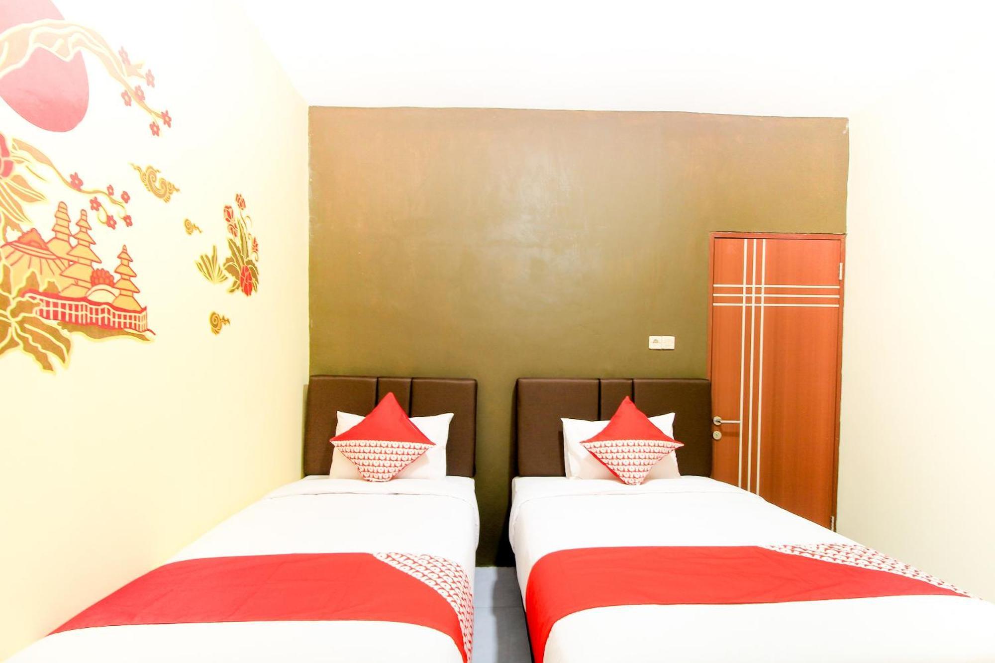 Super Oyo Capital O 217 A1 Hotel Surabaia Exterior foto