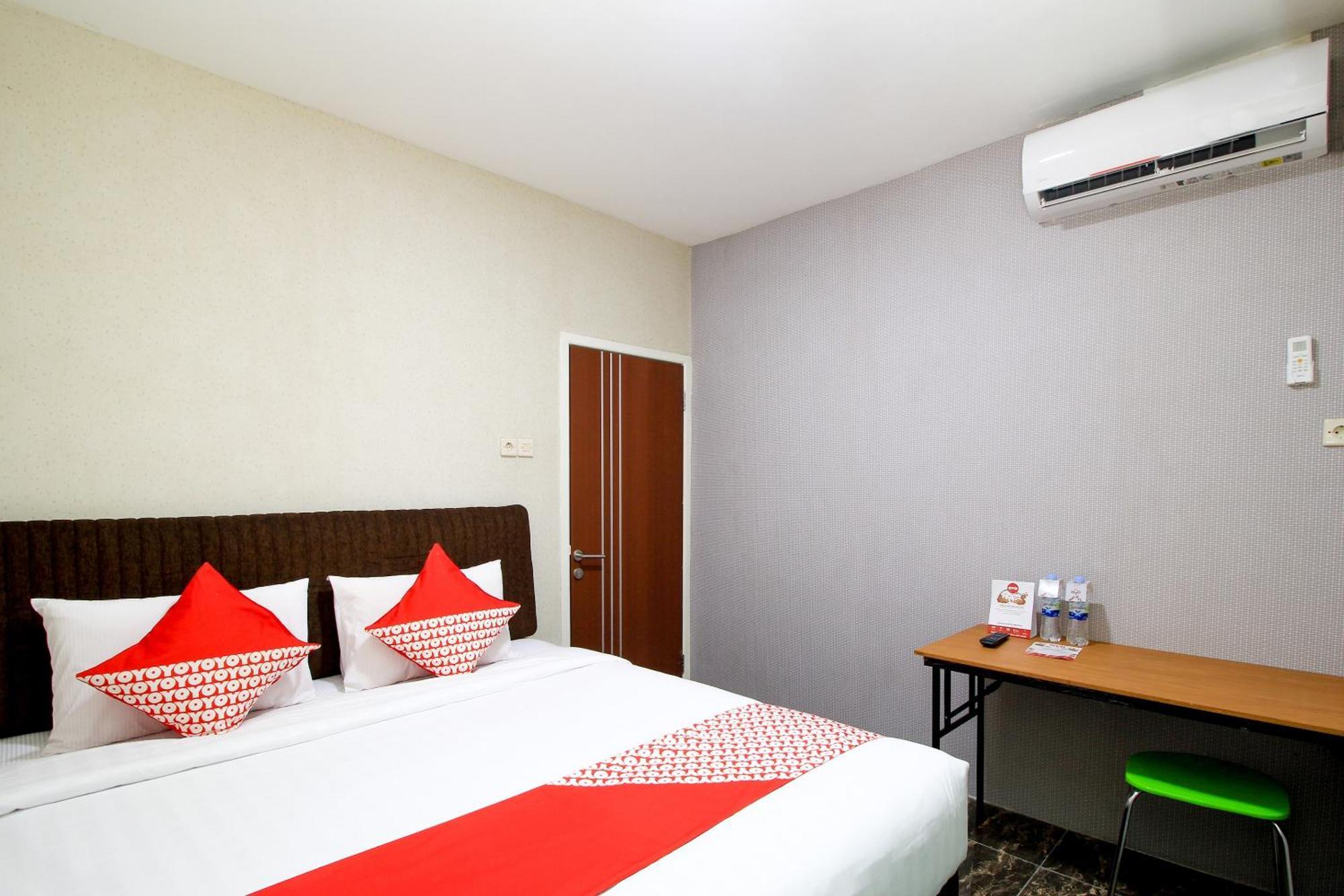 Super Oyo Capital O 217 A1 Hotel Surabaia Exterior foto