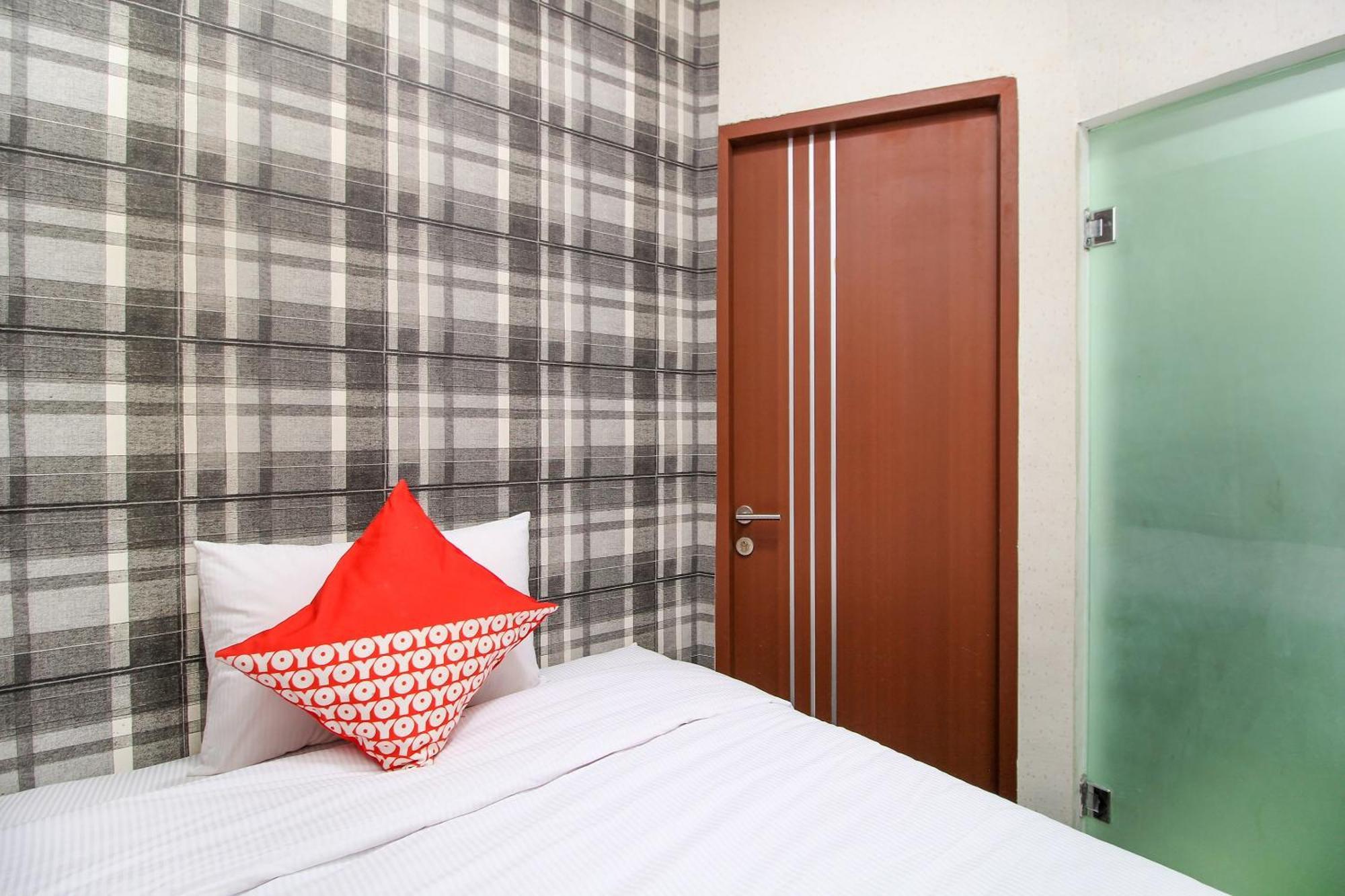 Super Oyo Capital O 217 A1 Hotel Surabaia Exterior foto