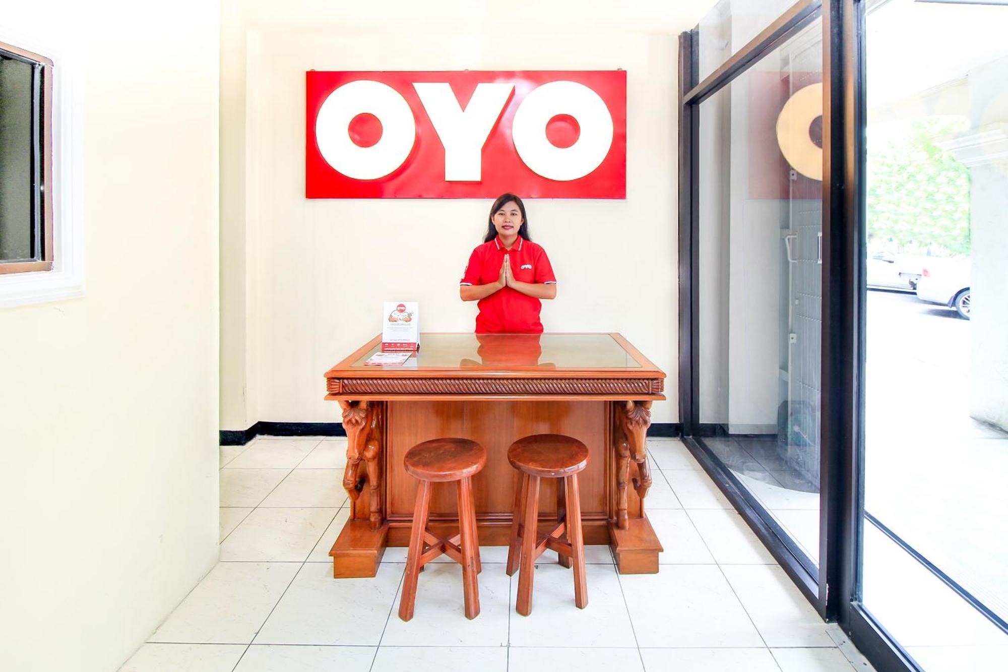 Super Oyo Capital O 217 A1 Hotel Surabaia Exterior foto