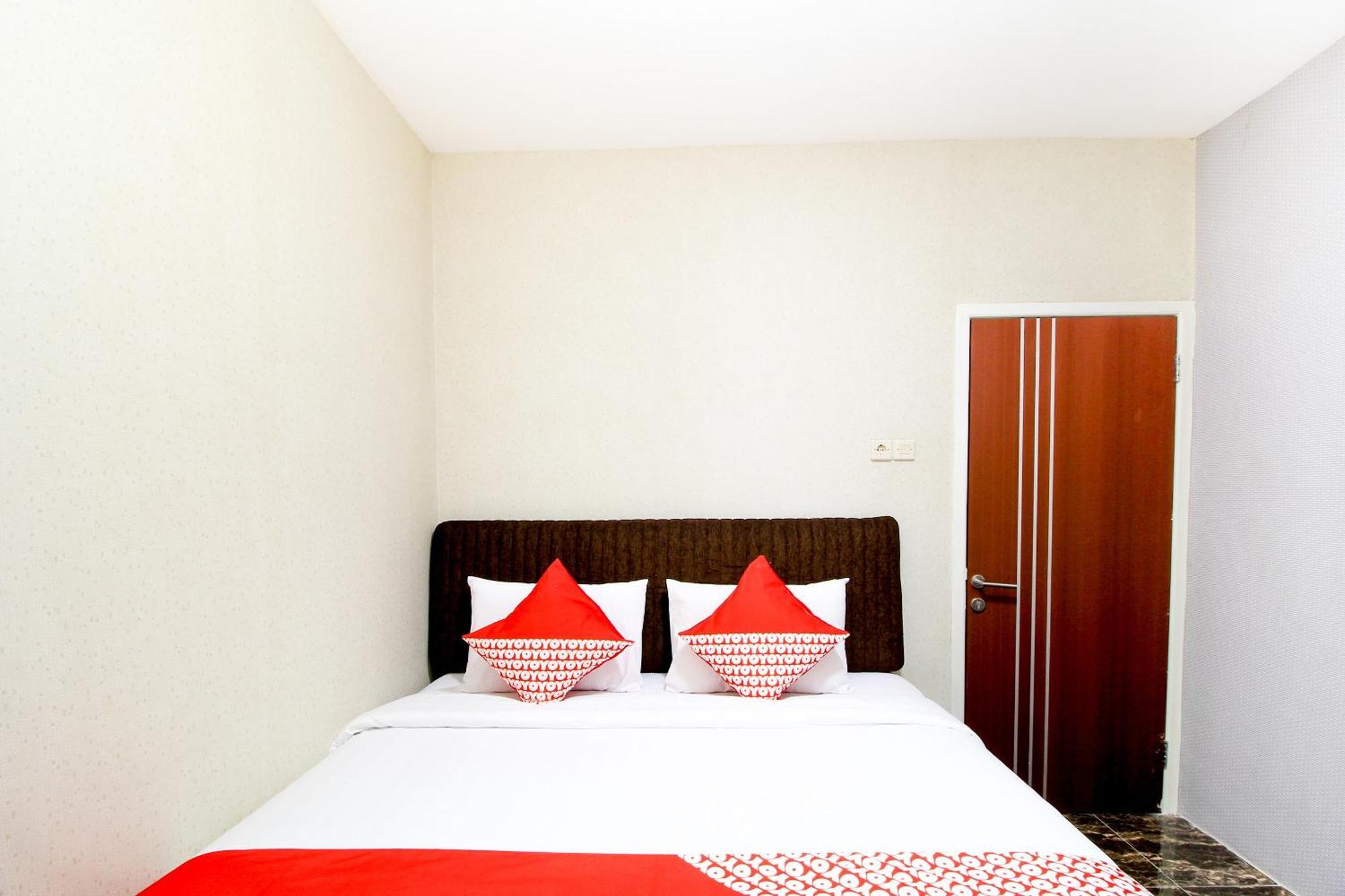 Super Oyo Capital O 217 A1 Hotel Surabaia Exterior foto